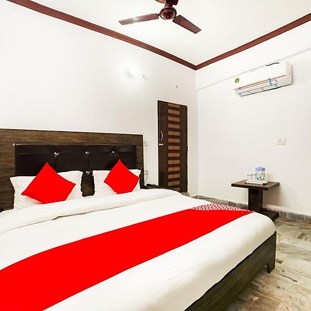 Oyo Hotel Konark Inn Bareilly Exteriör bild
