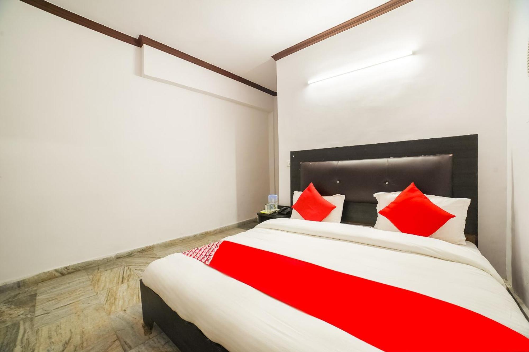 Oyo Hotel Konark Inn Bareilly Exteriör bild
