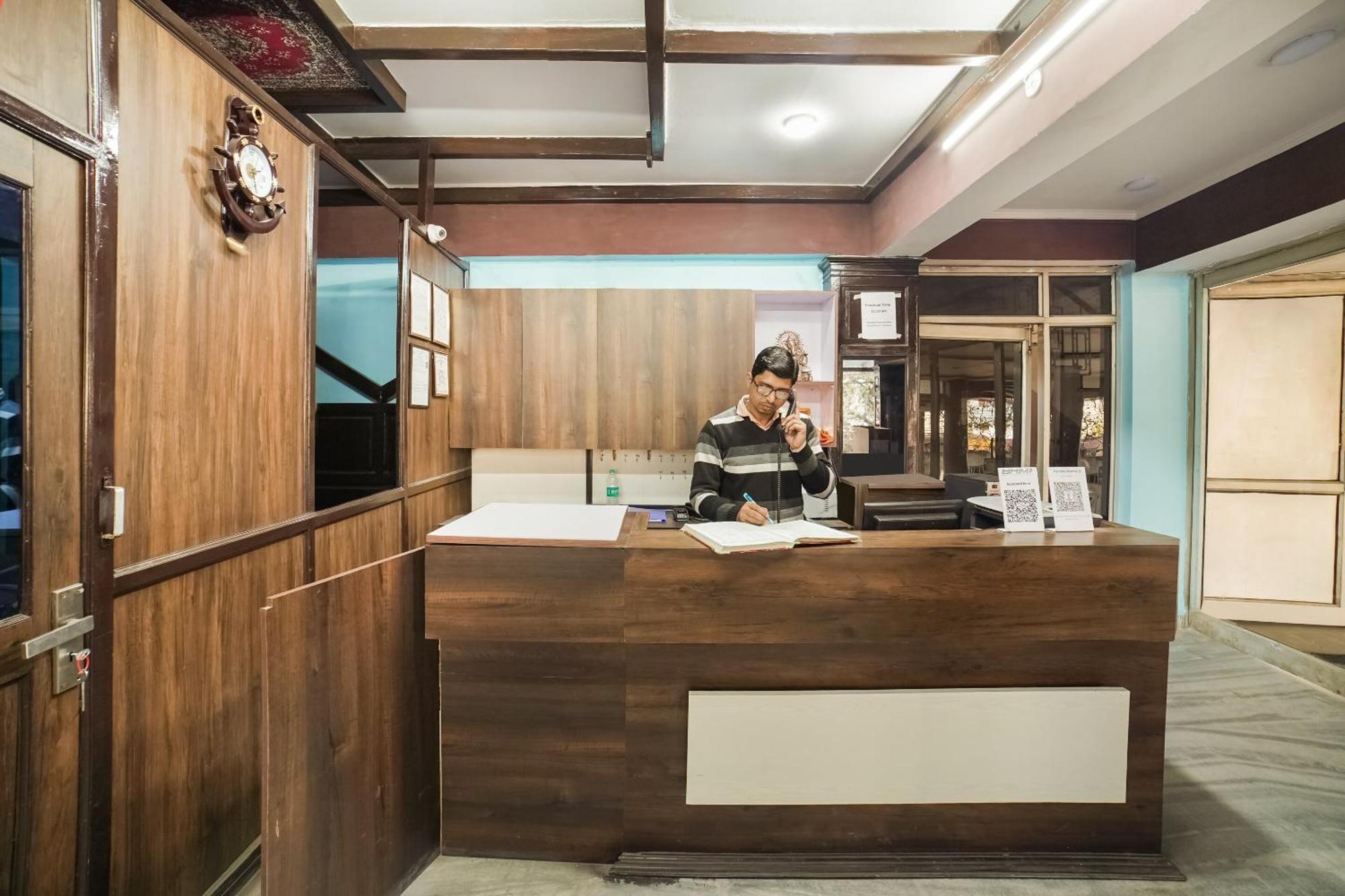 Oyo Hotel Konark Inn Bareilly Exteriör bild